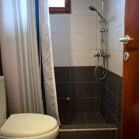 - Sleeps 4 - Pets Ok - Parking - Balcony * Ájosz Nikólaosz
