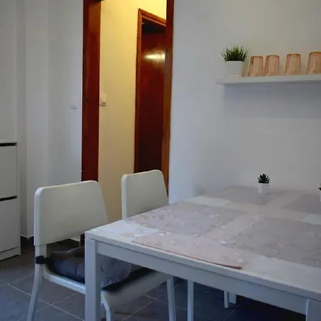 - Sleeps 4 - Pets Ok - Parking - Balcony Apartman Ájosz Nikólaosz