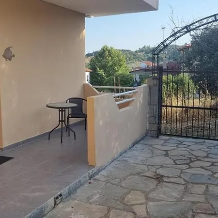 شقة Apt - Sleeps 4 - Pets Ok - Parking - Balcony آغيوس نيكولاوس