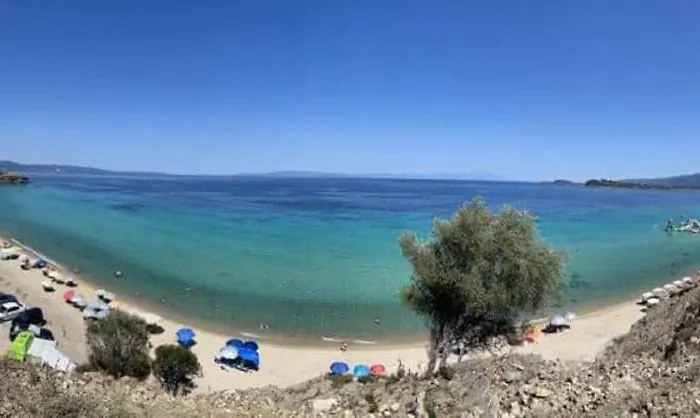 - Sleeps 4 - Pets Ok - Parking - Balcony Apartment