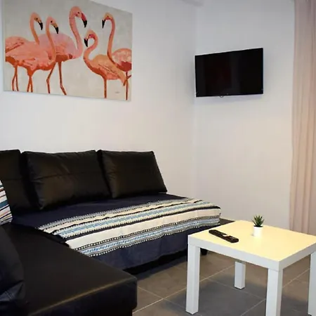 Apt - Sleeps 4 - Pets Ok - Parking - Balcony