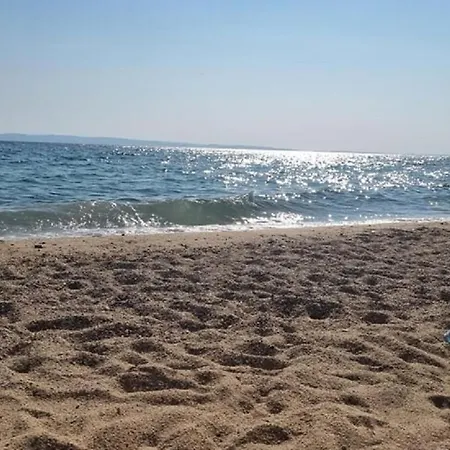 Апартаменты Apt - Sleeps 4 - Pets Ok - Parking - Balcony Айос-Николаос