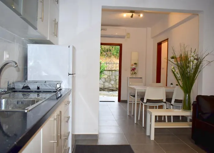 - Sleeps 4 - Pets Ok - Parking - Balcony Апартаменты