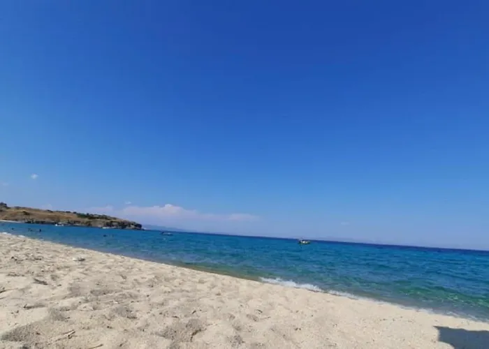 Апартаменты - Sleeps 4 - Pets Ok - Parking - Balcony Айос-Николаос