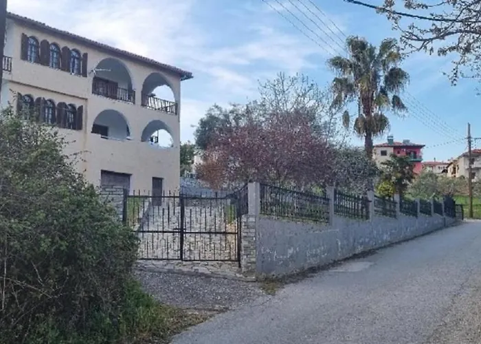 Апартаменты - Sleeps 4 - Pets Ok - Parking - Balcony Айос-Николаос